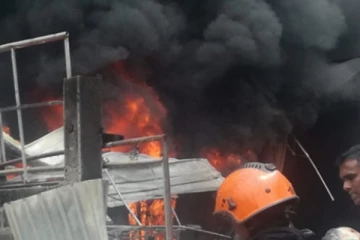 ප්‍රධාන නගරයක හදිසියේම ගින්නක්..