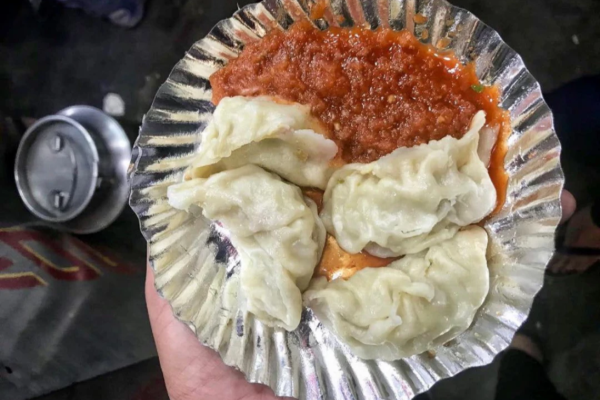 மோமோஸ் வாங்க ரூ.85 லட்ச தங்க நகைகளை கொடுத்த சிறுவன் - பெற்றோர் அதிர்ச்சி | Up Child Gives 85 Lakh Worth Gold For Free Momos