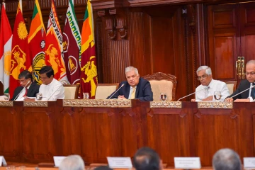 வீழ்ச்சியடைந்த பொருளாதாரத்தைப் போல் கிரிக்கெட்டையும் கட்டியெழுப்ப முடியும் : ரணில் திட்டவட்டம்(Photos)