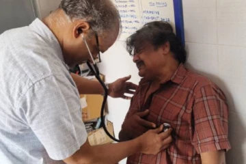 தீவிர சிகிச்சையில் மன்சூர் அலிகான்!! பழச்சாறில் விஷம் கலந்துதுள்ளனர்.. பகிர் தகவல்