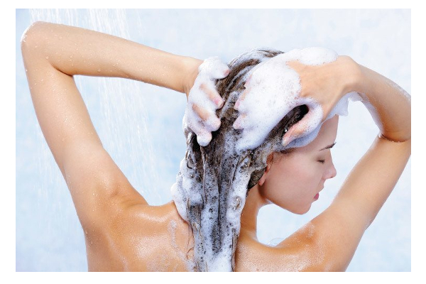 அதிகம் ஷாம்பு பயன்படுத்துபவரா? முடி வளரவே வளராது... ஜாக்கிரதை...இனி இந்த பிழையை செய்யாதீர்கள்! | Probably Making While Selecting Shampoo