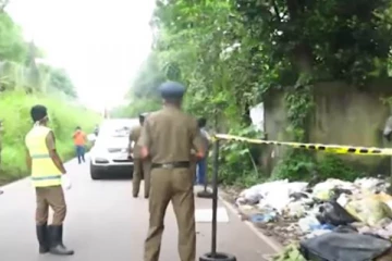 தொலைபேசிக்காக கொலை செய்யப்பட்ட நபர் - இரண்டு பிள்ளைகள் படுகாயம்