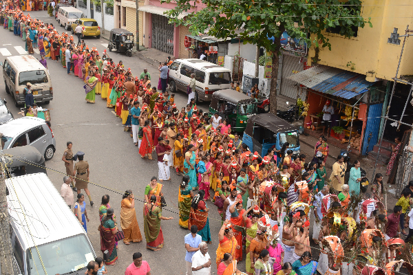 ஜிந்துப்பிட்டி ஸ்ரீ சிவசுப்பிரமணிய சுவாமி ஆடி முருகவேல் விழா; வீதியுலா வந்த பாற்குட, காவடி பவனி | Jindupitti Sri Sivasubramania Swami Aadi Murugavel