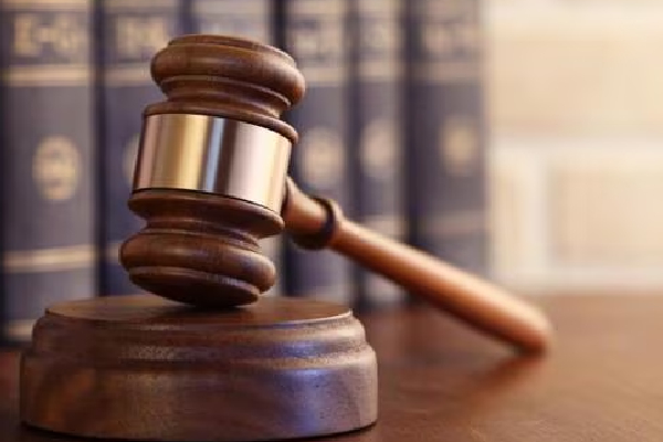 களுவாஞ்சிக்குடி நீதிவான் நீதிமன்ற பதில் பதிவாளர் கைது | Kaluvanchikudi Court Deputy Registrar Arrest