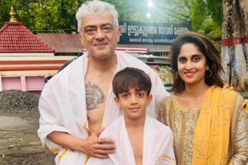 அஜித் போட்டிருக்கும் டாட்டூவை கவனித்தீர்களா.. கேரள கோவிலில் எடுத்த போட்டோ படுவைரல்