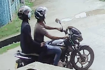 செங்கலடியில் பெண்ணின் கழுத்தில் இருந்த தங்க நகை பறித்துச் சென்ற கொள்ளையர்கள்!
