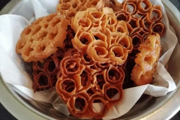 அசத்தலான சுவையில் மொறு மொறு அச்சு முறுக்கு செய்வது எப்படி...?