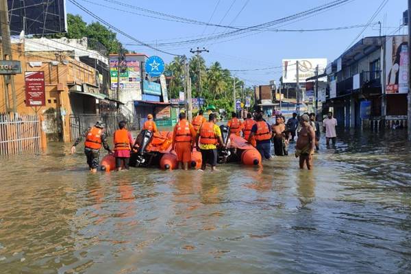 இலங்கையை மீண்டும் கட்டியெழுப்ப சீன நிறுவனத்தால் நன்கொடை | Port City Colombo Extends Rs 10Mn For Flood Relief