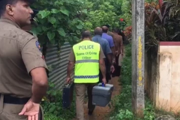 வெளிநாட்டிலிருந்து இலங்கை வந்த மனைவியை கொடூரமாக தாக்கிய கணவன்