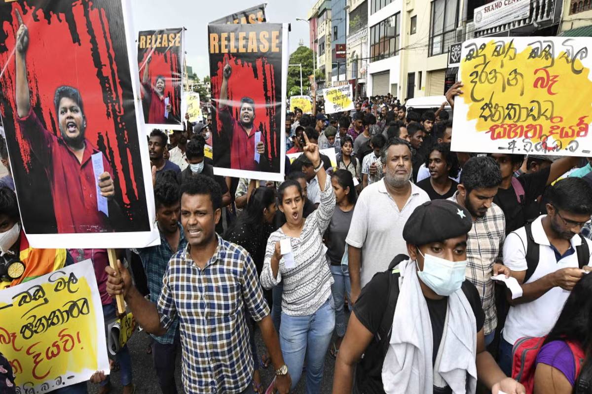 பயங்கரவாதத் தடைச் சட்டத்தை நீக்க நடவடிக்கை - விரைவில் நடைமுறைக்கு வரும் புதிய சட்டமூலத்தின் வர்த்தமானி வெளியீடு | Steps To Repeal The Prevention Of Terrorism Act பயங்கரவாதத் தடைச் சட்டத்தை நீக்க நடவடிக்கை - விரைவில் நடைமுறைக்கு வரும் புதிய சட்டமூலத்தின் வர்த்தமானி வெளியீடு | Steps To Repeal The Prevention Of Terrorism Act