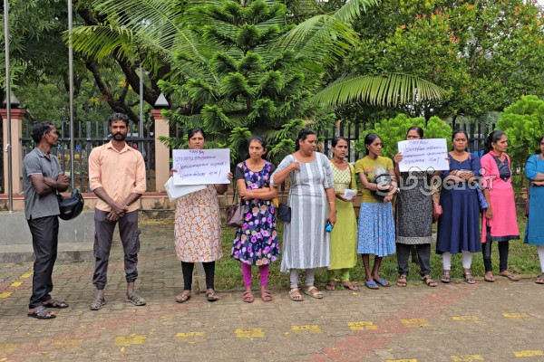 கிண்ணியாவில்மாணவர்களுக்கான கொடுப்பனவுகளை வழங்கக் கோரி கவனயீர்ப்பு போராட்டம் | Payment Of Allowance For Affected Students Protest