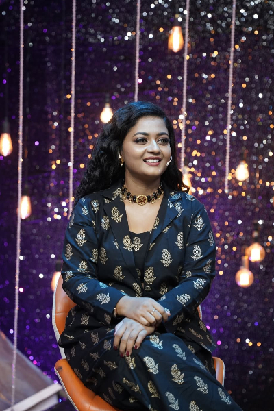 சிறகடிக்க ஆசையில் வேலையணிந்து வரும் மீனாவா இது? அட்டகாசமான ஸ்டைலில் வெளியிட்ட புகைப்படம் | Siragadikka Aasai Meena Photo In Modern Dress