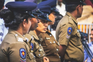 இலங்கையில் இடம்பெற்ற பதைபதைக்கும் சம்பவம்; தவிக்கும் குழந்தை!