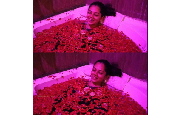 குளியலறையில் இருந்து புகைப்படத்தை வெளியிட்ட அனிதா சம்பத் - ஆடிப்போன ரசிகர்கள் | Anitha Sampath Latest Bath Photo Goes Viral