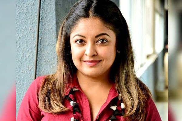 சித்திரவதை தாங்க முடியல.. கதறியழுத நடிகையின் காணொளி பார்த்து பதறும் ரசிகர்கள் | Actress Tanushree Dutta Crying Video Viral Media