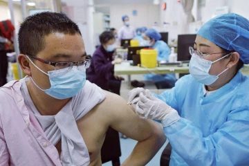 உலகில் அதிகம் பயன்படுத்தப்பட்ட தடுப்பூசிகளில் ஒன்று ஒமிக்ரானுக்கு எதிராக பயனற்றது என ஆய்வில் கண்டுபிடிப்பு!