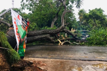 புத்தளம் - நீர்கொழும்பு வீதியில் பயணிப்போருக்கான அறிவுறுத்தல் (PHOTOS)