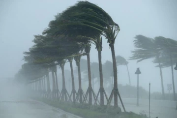 ඉදිරි දින කිහිපය දැඩි අවධානයෙන් සිටින්න..සුළි කුණාටුවක් ගැන රතු එළියක්..