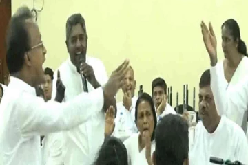 பாணந்துறை பிரதேச சபை அமர்வில் அமளிதுமளி!