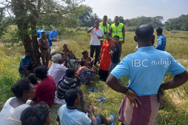 துப்பாக்கியை காட்டி அச்சுறுத்திய கருணா - அராஜகத்தால் பறிபோன உயிர்! | Karuna Threating Peoples In Batticalo Dead