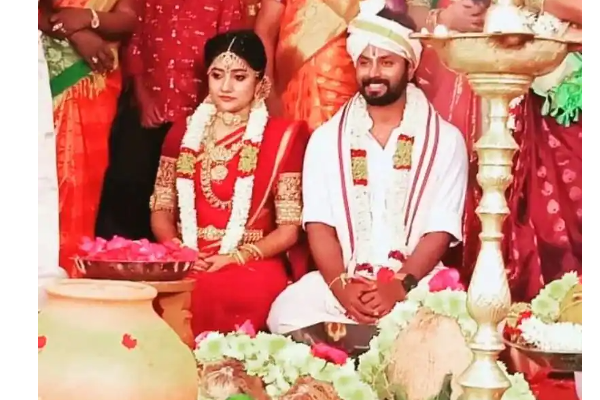 ‘கயல்‘ சீரியல் அபி நவ்யா - நடிகர் தினேஷ் திருமணம் கோலாகலமாக நடந்தது - ரசிகர்கள் வாழ்த்து | Abi Navya Actor Dinesh Wedding Viral Photo