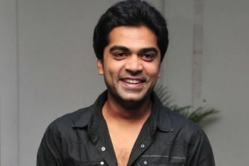 நடிகர் STR-ஆ இது? பல வருடங்களுக்கு முன்னர் அவர் எடுத்த செல்பி, எப்படி உள்ளார் பாருங்க.