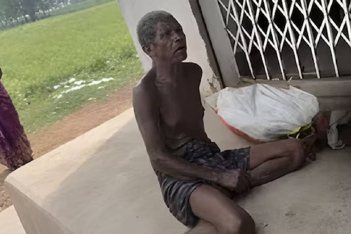 எலும்புக்கூடுடன் வங்கிக்கு வந்த நபர் - அதிர்ந்த அதிகாரிகள் | Odisha Man Brings Sister Skeleton To Bank