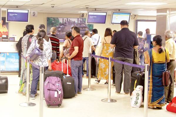 புலம்பெயர் தொழிலாளர்களுக்காக விசேட ஓய்வூதியத் திட்டம் அறிமுகம் | Special Pension Scheme For Migrant Workers புலம்பெயர் தொழிலாளர்களுக்காக விசேட ஓய்வூதியத் திட்டம் அறிமுகம் | Special Pension Scheme For Migrant Workers