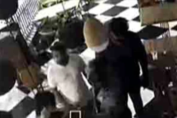 කොළඹ වන් ගෝල්ෆේස් හී යකා නැටූ සුරාබදු නිලධාරීන් - (VIDEO)