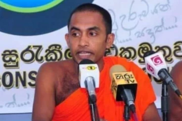 ராஜபக்‌ச குடும்பத்திற்கெதிராக குரல் கொடுத்த பௌத்த பிக்கு கைது