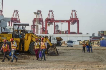 கொழும்பு துறைமுகத்தில் 600 பேர்  தொற்றுக்குள்ளானதாக தகவல்