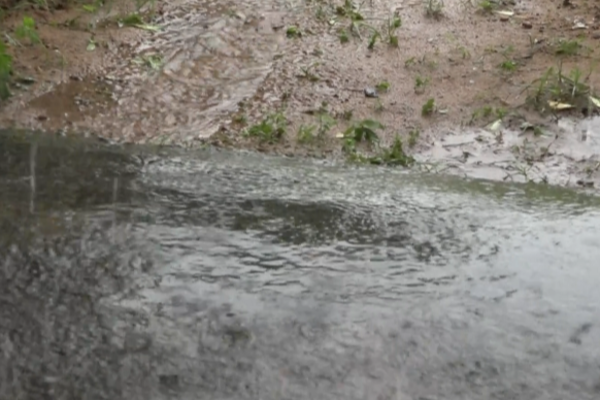 முற்றாக வெள்ளத்தில் மூழ்கிய அம்பாறையின் பிரதான வீதிகள் | Main Streets Of Ampara Flooded