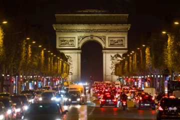 பாரிஸில் 500 வீதிகளில் பயணிக்க தடை