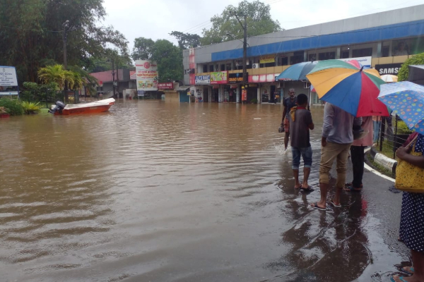 வெள்ளத்தில் மூழ்கிய பிரபல சிவன் ஆலயம்! | Ratnapura Shiva Temple In Flood Cyclone Lanka