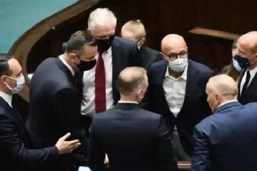 போலந்தில் அதிரடியாக இயற்றப்பட்ட புதிய சட்டம்; கடும் விசனம்