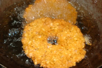 புத்தாண்டில் சுவையாள மிளகு வடை செய்து ருசியுங்கள்....30 நிமிடம் போதும்!