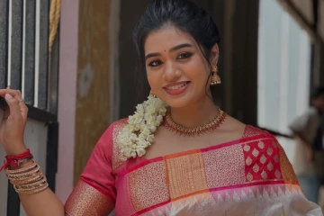 சேலையில் ரசிகர்களை கவரும் சூப்பர்சிங்கர் ஸ்ரீநிஷா.. லேட்டஸ்ட் போட்டோஷூட்