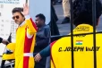 திடீரென ரேஸ் உடையில் விஜய்.. நண்பர் அஜித் போல வந்த புகைப்படம்