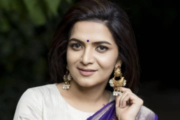 சன் டிவி சீரியலில் விஜய் டிவி டிடி - அட, இவங்க எப்போ இதுல நடிச்சாங்க