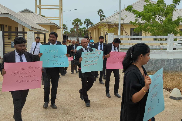 அடாவடி அரசியலைக் கைவிட்டு இயல்பு நிலைக்கு வாருங்கள் - சிங்கள பௌத்த மேலாதிக்க சக்திகளுக்கு சுரேஷ் எடுத்துரைப்பு | Sri Lanka Judiciary Influenced By Sinhala Hegemony