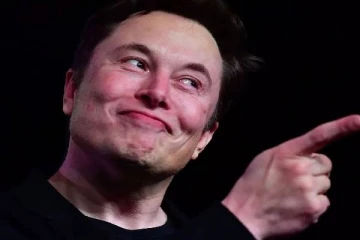 விமானப் பணிப் பெண்ணிடம் தகாத முறையில் நடந்துக் கொண்டாரா எலான் மஸ்க்?