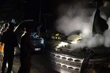 இராஜாங்க அமைச்சர் சென்ற வாகனம் திடீரென தீப்பிடித்ததால் பரபரப்பு!