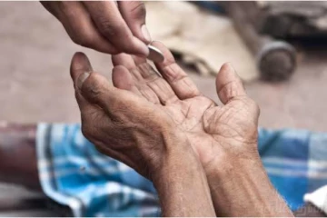 பிச்சைக்காரர்கள் குறித்து தகவல் அளித்தால் ரூ.1000 பரிசு - கலெக்டர் அறிவிப்பு