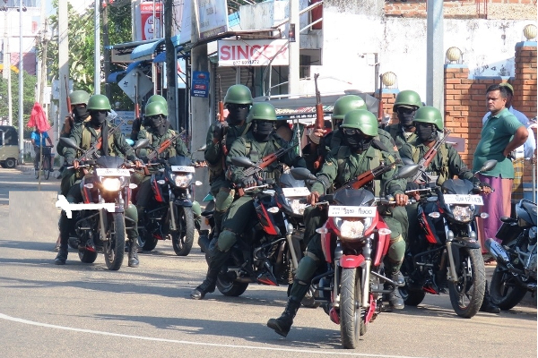 நாடுமுழுவதும் ஆயுதம் தாங்கிய படையினர்- சற்று முன்னர் பிறப்பிக்கப்பட்ட கட்டளை! - ஐபிசி தமிழ்