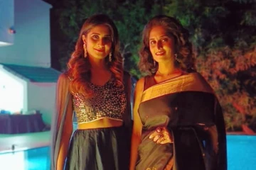 அஜித் குடும்பத்தின் தீபாவளி கொண்டாட்ட ஸ்டில்கள்.. இணையத்தில் வைரல்