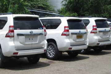 இறக்குமதி செய்யப்பட்ட சொகுசு வாகனங்கள் தொடர்பில் வெளியான தகவல்