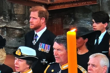 ராணியின் இறுதிச் சடங்கில் தேசிய கீதத்தை பாடவில்லை., புதிய சர்ச்சையில் சிக்கும் இளவரசர் ஹரி!