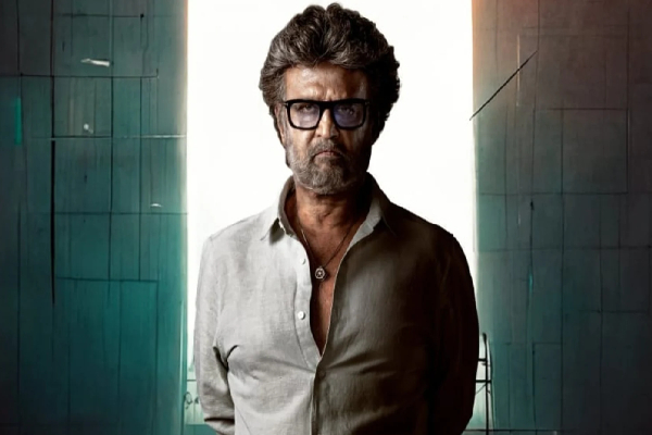 என் வாழ்க்கை தொலைந்து போனதுக்கு ரஜினி படம் தான் காரணம் : குமுறும் பிரபல நடிகை - தமிழ்நாடு