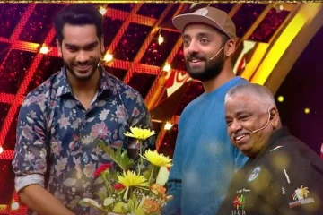 குக் வித் கோமாளி 4 நிகழ்ச்சிக்கு வந்த பிரபல கிரிக்கெட் வீரர்கள்- வெளிவந்த புரொமோ