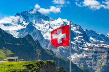 சுவிட்சர்லாந்தில் வெளிநாட்டு சுற்றுலாப் பயணிகளிடம் நுழைவுக் கட்டணம் வசூலிக்கும் யோசனை நிராகரிப்பு